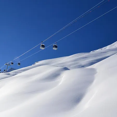 3 Pieces 7 Pers Skis Aux Pieds Avec Balcon - Fr-1-182-49 Apartment